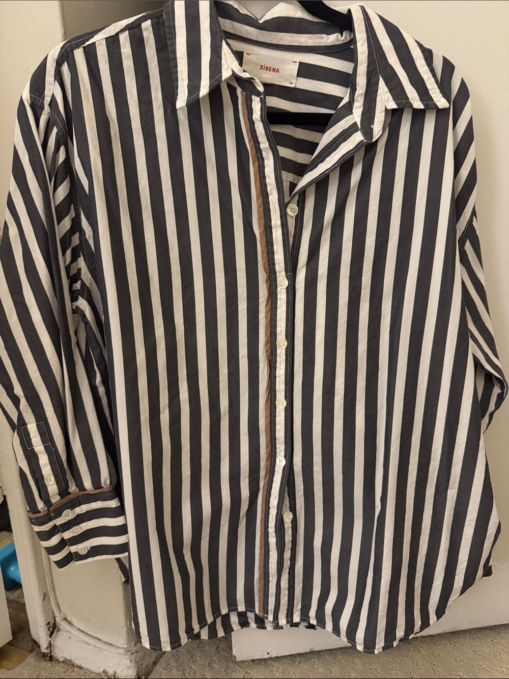 XiRENA Grey & White Vertical Stripe with a line of light brown strip.